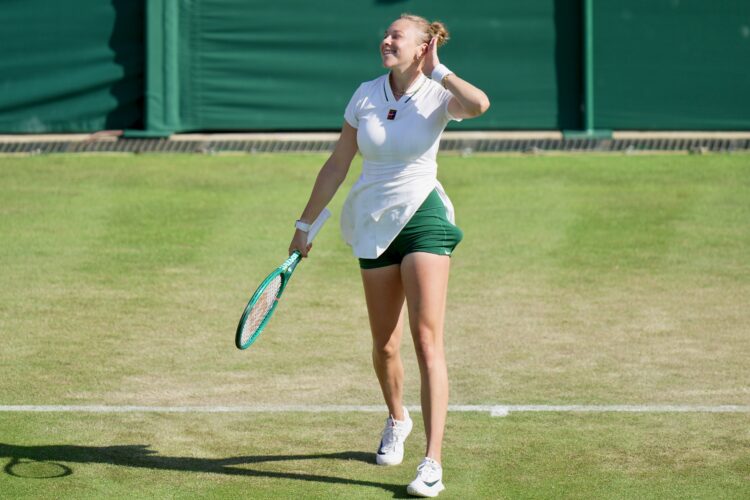 Anisimova beats Kenin, avoids Wimbledon upset